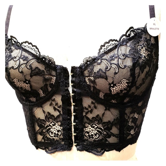 Forever 21 Other - NWT Black Lace Bralette - front hooks - mesh back.